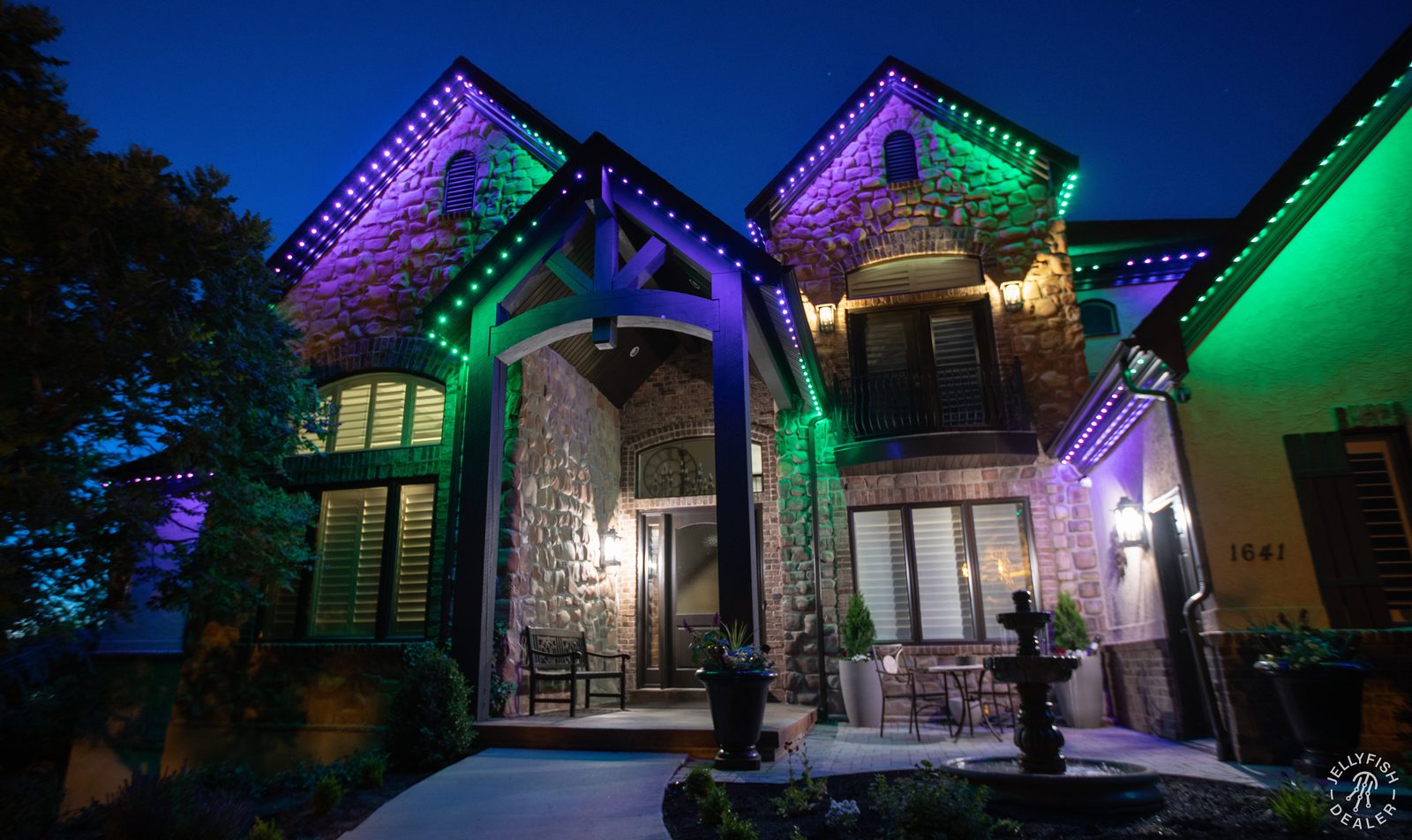 Seasonal displays for Toledo homes & businesses. in Toledo, Ohio