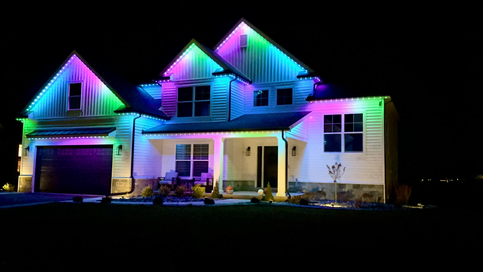 Full color RGBIC facade wash